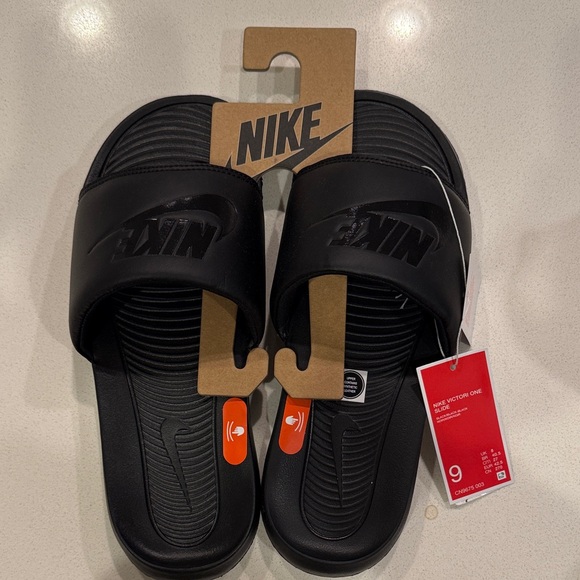Nike Black Slide Sandals with tags - Picture 3 of 4